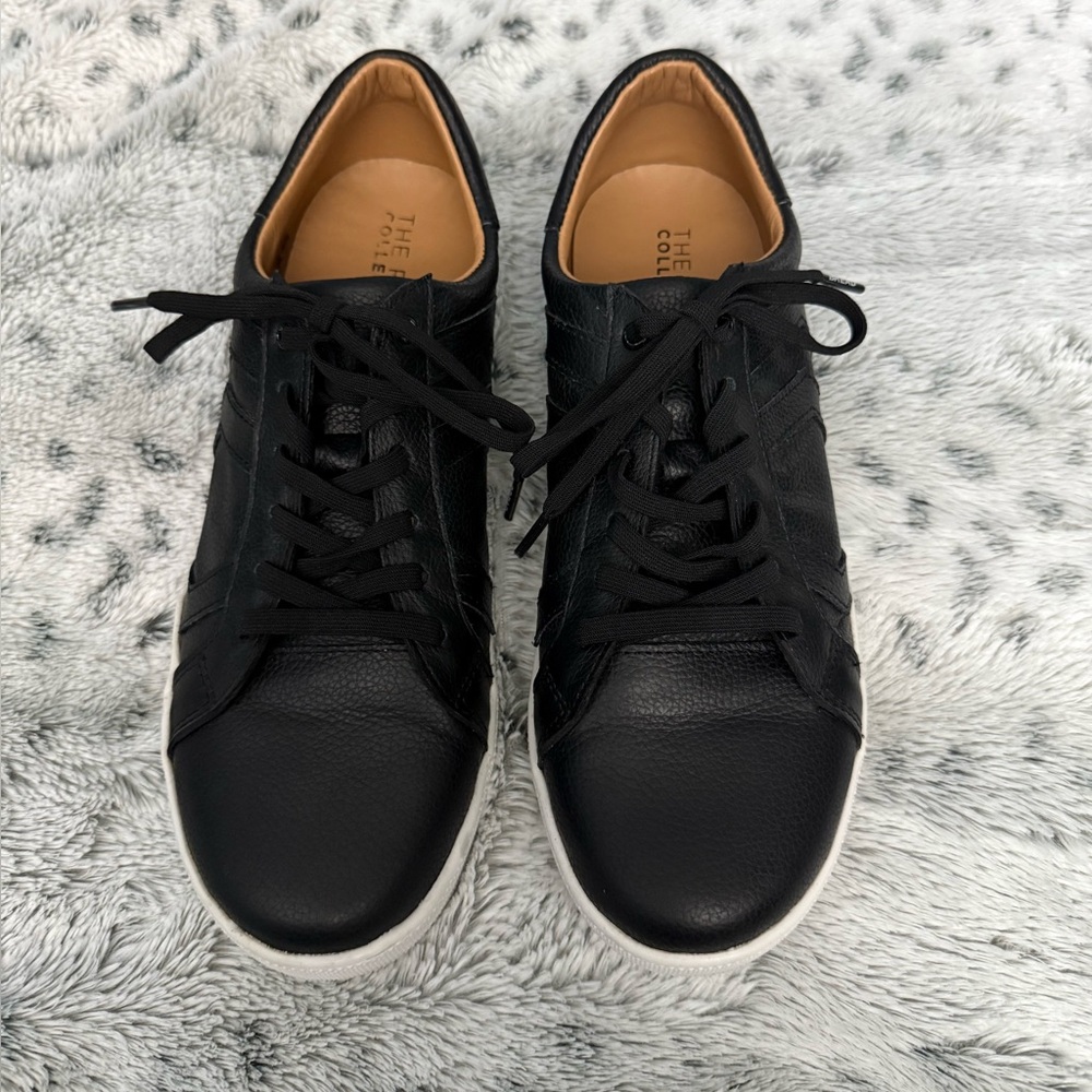 The Root Collective Alex Sneaker in Pebbled Black leather, size 9